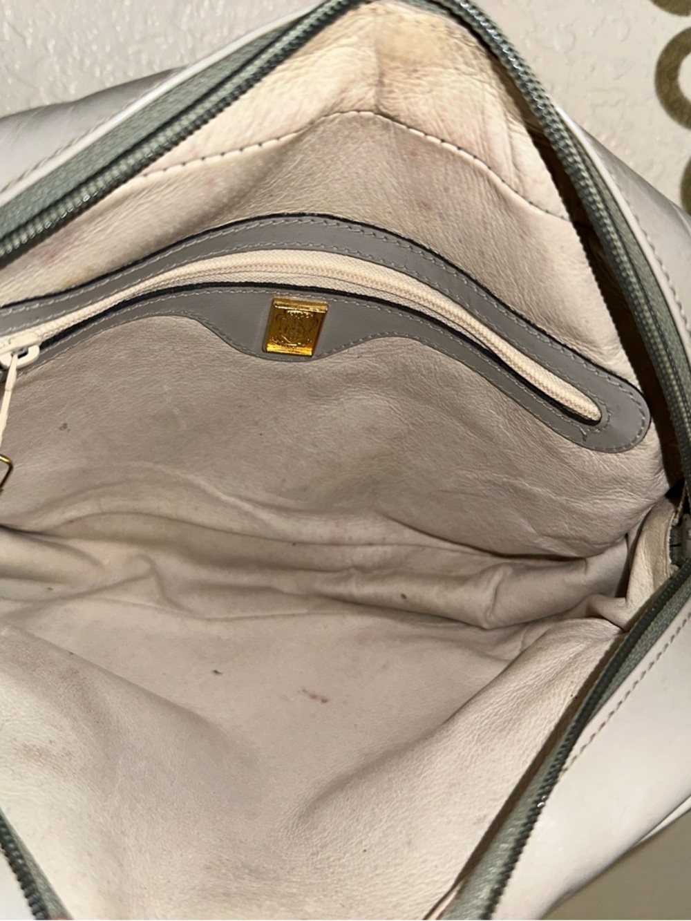 Vintage Gucci Bag - Picture 10 of 16